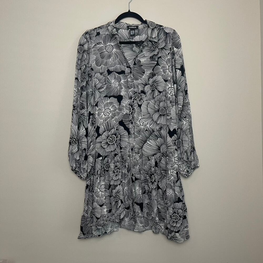 NWT Express‎ Black White Floral tiered Collared Button Shirt Dress Office Sz S